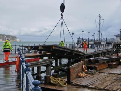 SDR  150 Work on swanage Pier March 2013 26(1)